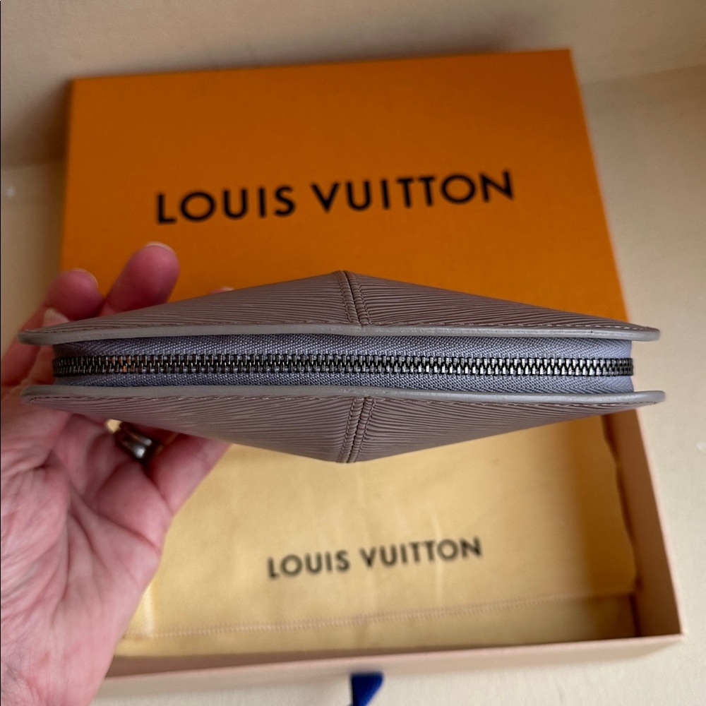 Vintage Louis Vuitton Lilac Epi Demi Lune Zip Wallet with box and dustbag VI0031 - Picture 14 of 17